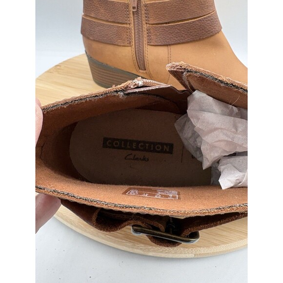 Clarks Addiy Cora Nubuck Camel Leather Bootie Womens Size 9.5 Side  Zip - Picture 9 of 10